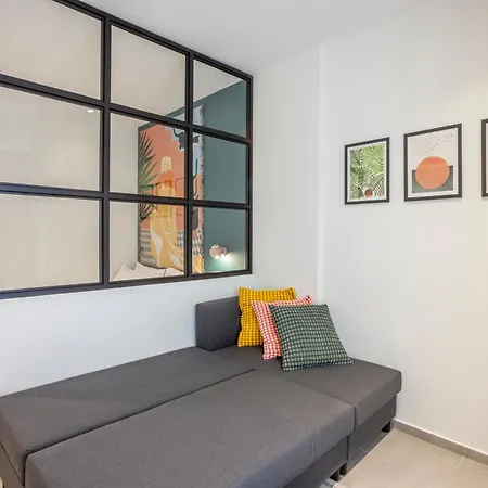 Mazi Charilaou 2,1 * Thessaloníki