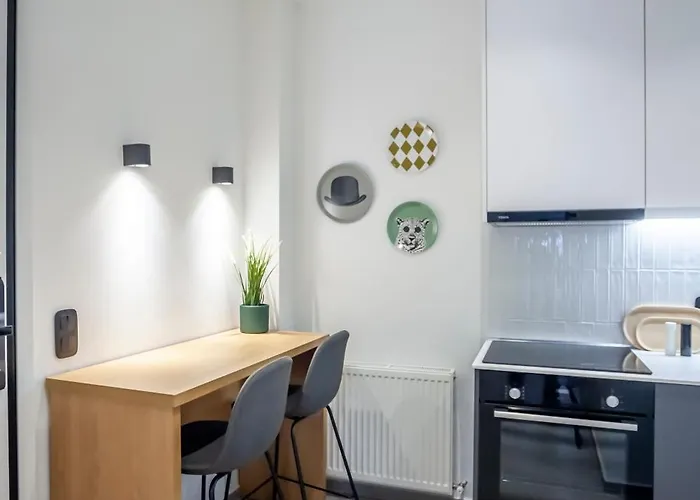 Mazi Charilaou 2,1 *