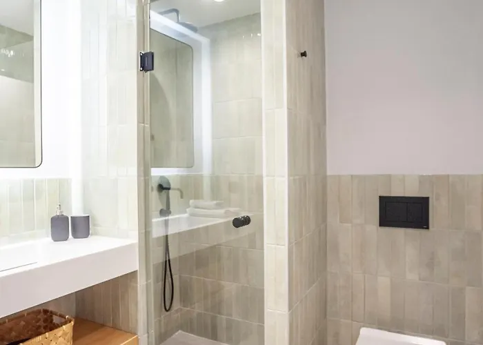 Mazi Charilaou 2,1 *